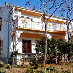  Apartment Kresimir Beauty With Shadow Trees And Parking Place Kroatien
